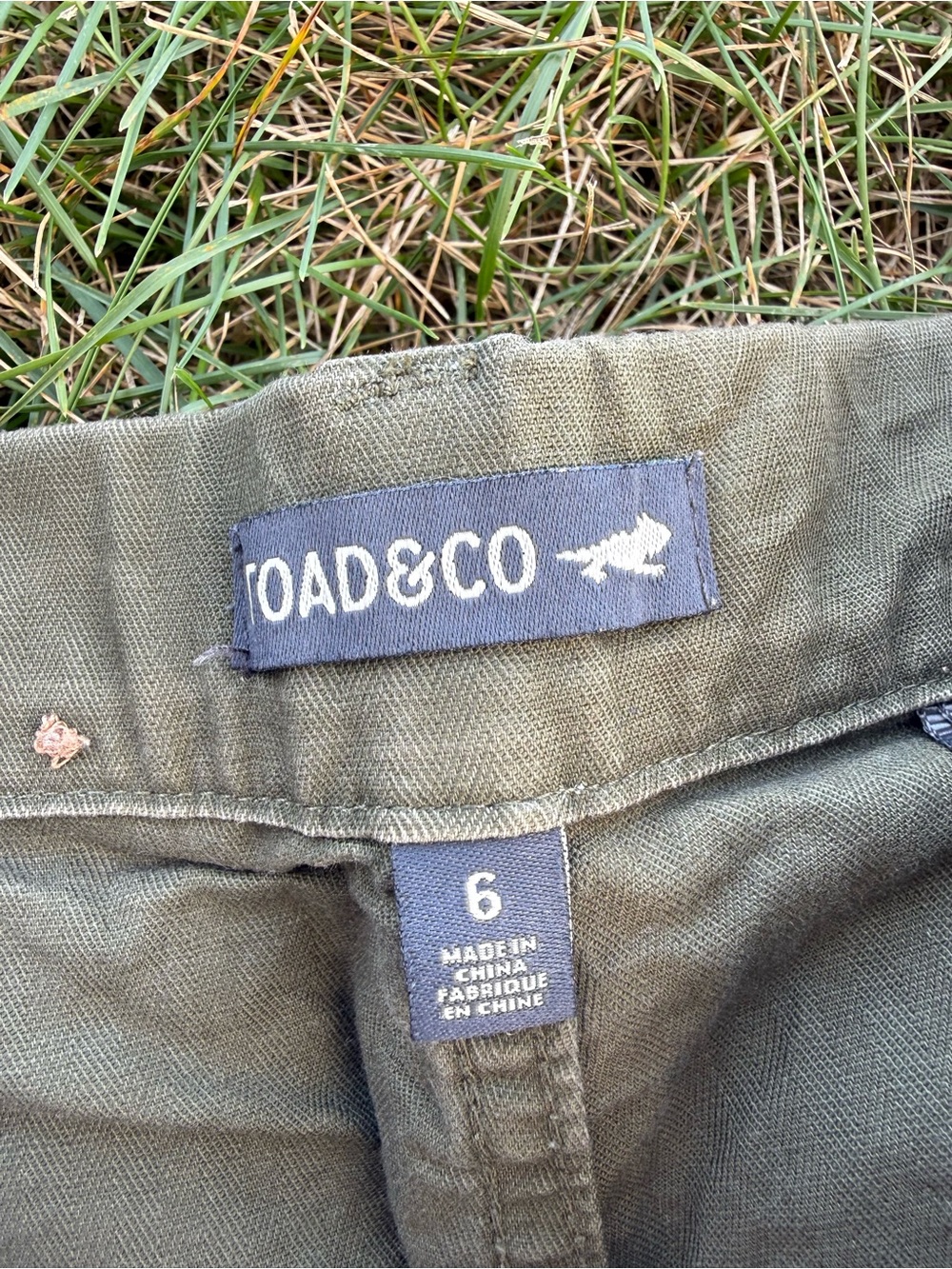 Toad&Co Olive Embroidered Juniper Utility pant in 6 - Picture 7 of 8